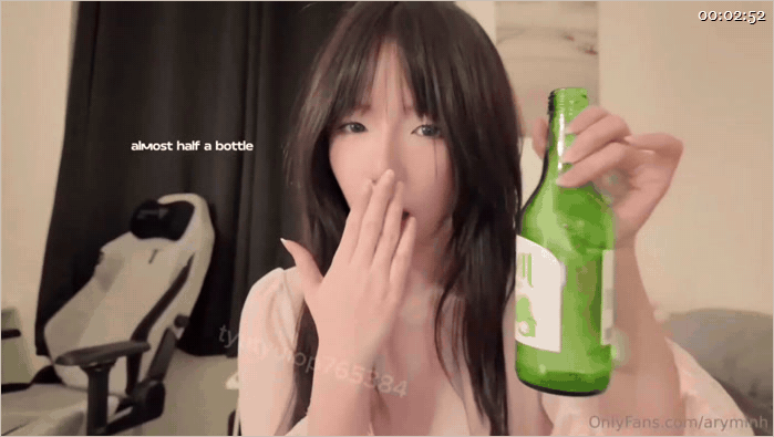 ✨极品神颜少女纯欲高潮脸混血福利姬「aryminh」 OF性爱私拍，跟金主爸爸做爱第一视角露脸口交被大鸡巴中出表情超级反差