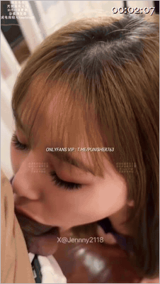 ✨中泰高颜值混血小肉肉「Jennny2118」男友出门回父母家送个东西，留下好友与女友，结果两人背着男友狠狠的搞了一发