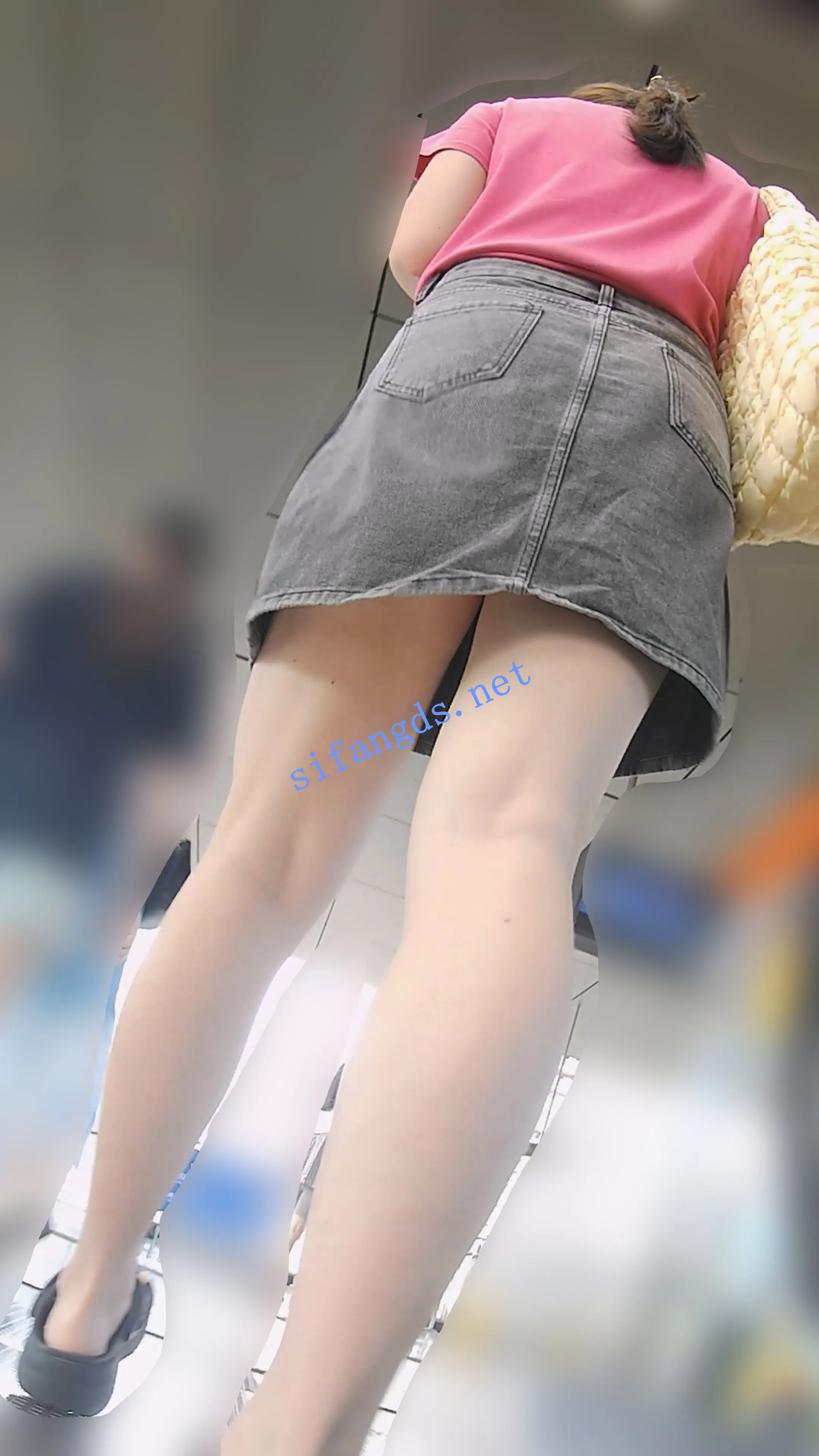 『D·D』-183-玫红T恤，深灰短裙，白内